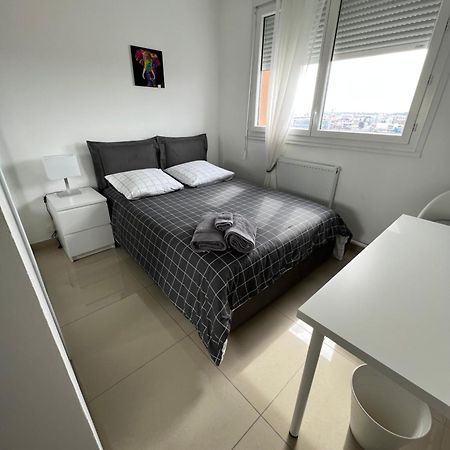 Appartement Super 4 Pieces Refait A Neuf à Villeurbanne Extérieur photo